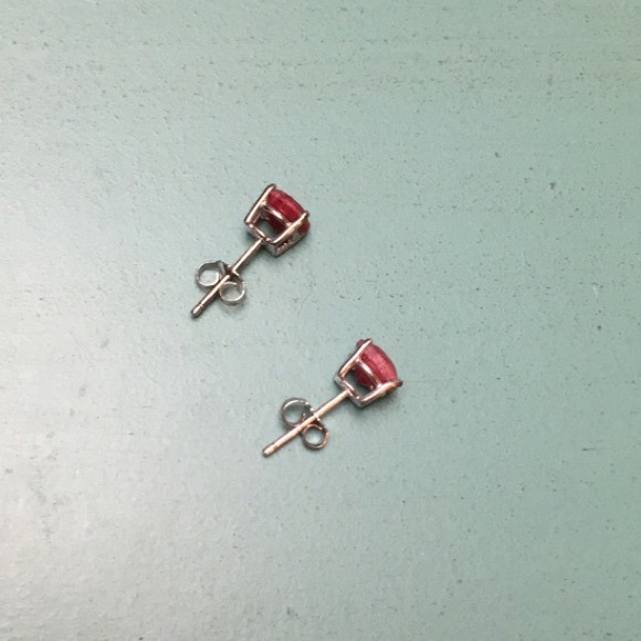 Ruby earrings. - Picture 2 of 2